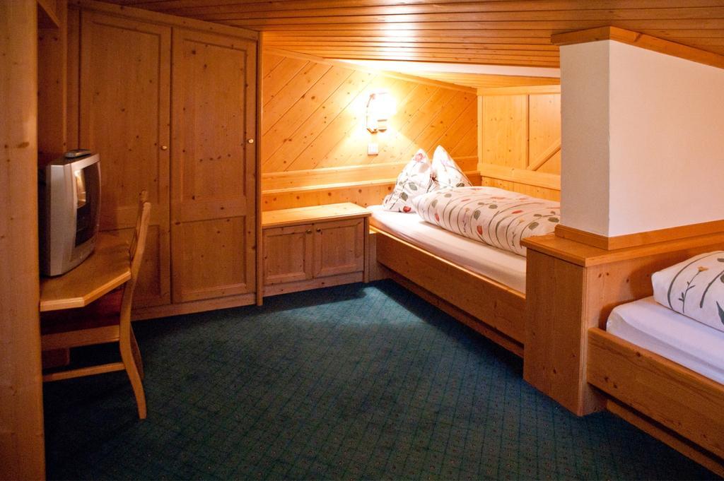 Hotel-Gasthof "Zur Muehle" Kaprun Room photo