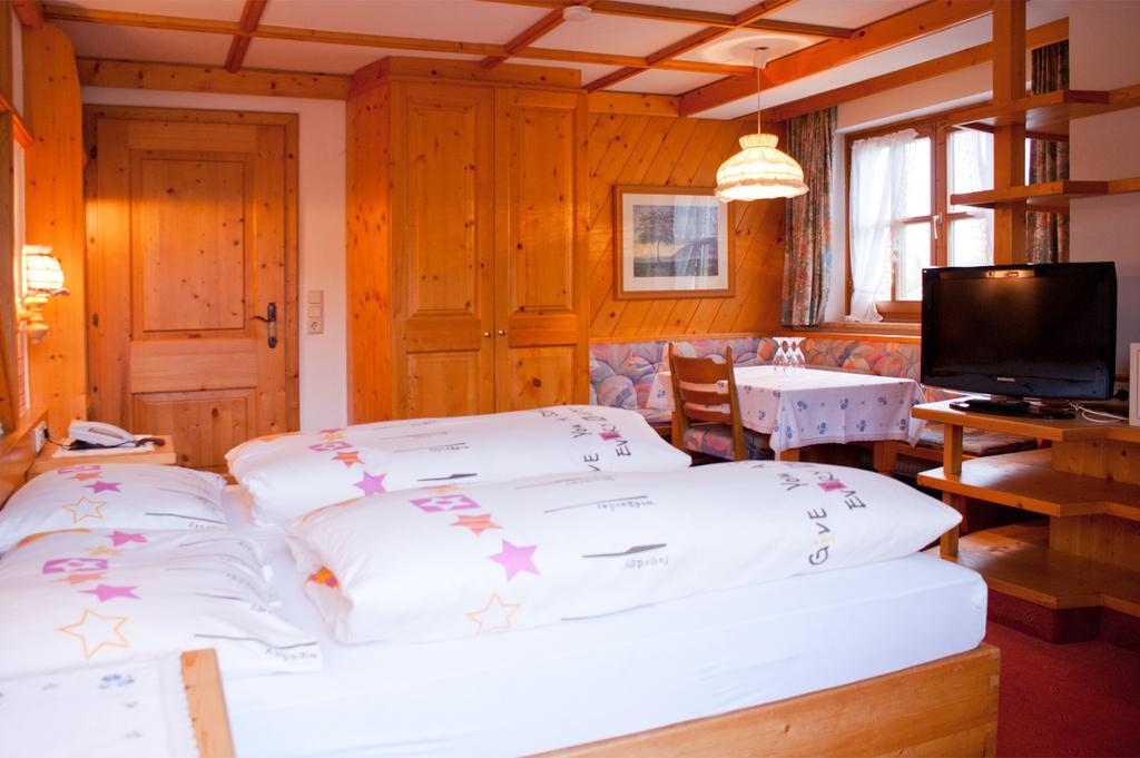 Hotel-Gasthof "Zur Muehle" Kaprun Room photo